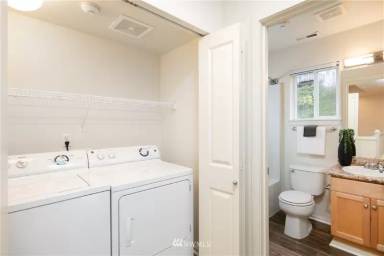 Main picture of 9154 162nd Pl NE