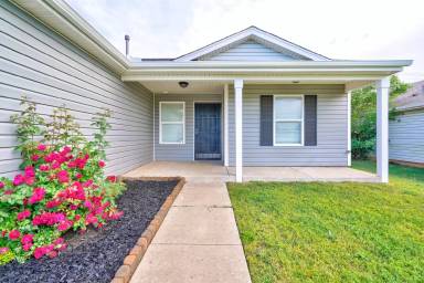 Main picture of 10425 Aberdeen Dr