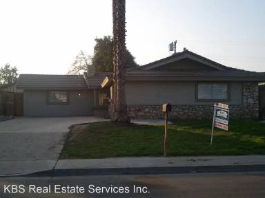 Main picture of 4821 Kenny St