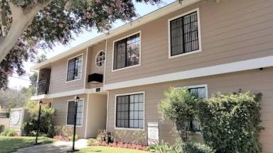 Main picture of 127 W Cypress St
