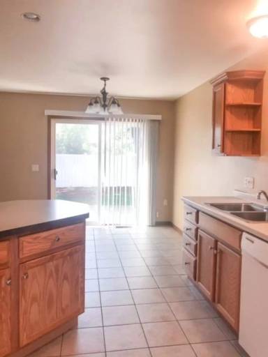 Main picture of 3566 E Meadows Pl