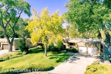 Main picture of 3243 Calle de Deborah NW