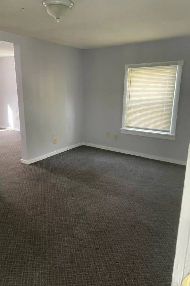 Main picture of 323 1/2 SW Lindenwood Ave