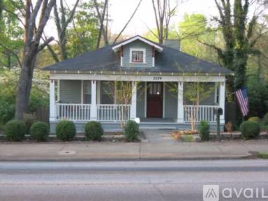 Main picture of 2284 Memorial Dr SE