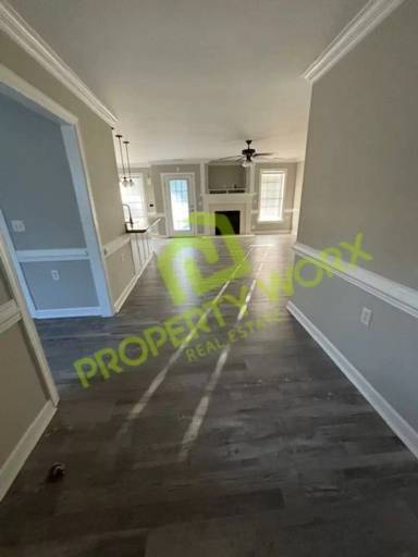 Main picture of 214 Windy Oak Dr
