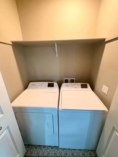 Main picture of 2960 Northwest Way