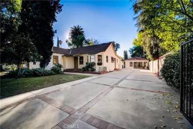 Main picture of 6905 Yolanda Ave