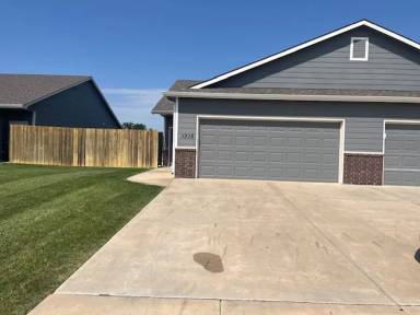 Main picture of 1315 N Azena St