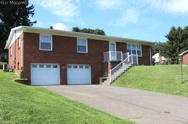Main picture of 1221 Macomb St