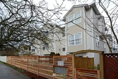 Main picture of 8526 Nesbit Ave N