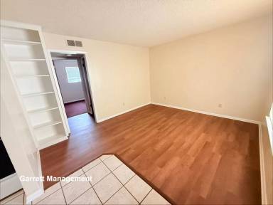 Main picture of 601 S Ridge St