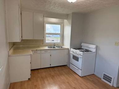 Main picture of 2833 Gilbert Ave NE