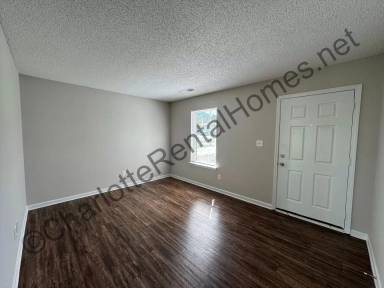 Main picture of 3001 Champion Ln SW