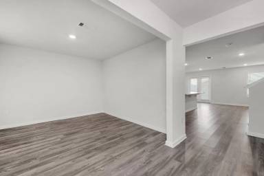 Main picture of 5280 Peach Dr