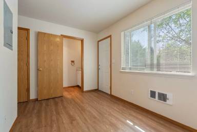 Main picture of 2827 SE 90th Pl