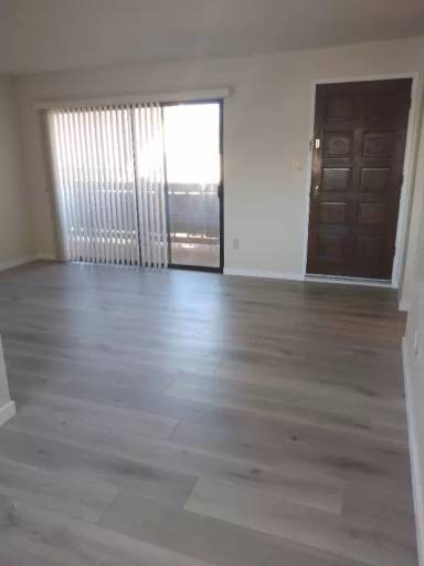Main picture of 555 Grand Ave