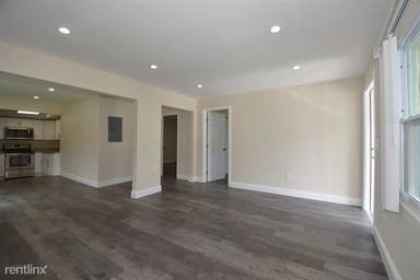 Main picture of 2343 Cleveland St