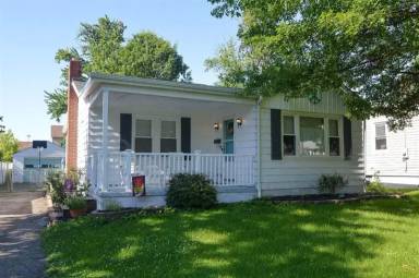 Main picture of 4549 Leslie Ave