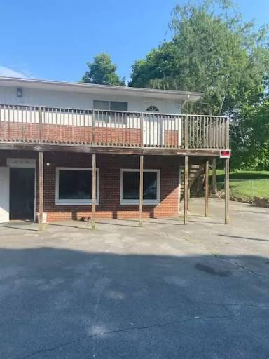 Main picture of 310 N Austin Springs Rd
