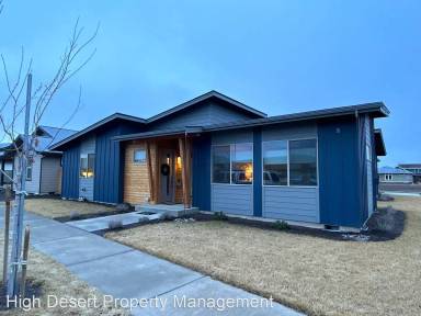 Main picture of 935 NE Discovery Loop