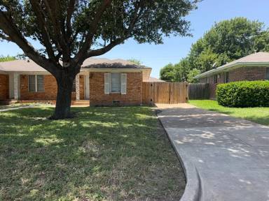 Main picture of 2311 Meadow Ln