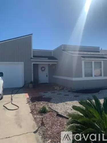 Main picture of 15702 Escapade St