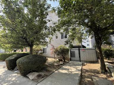 Main picture of 4337 9th Ave NE