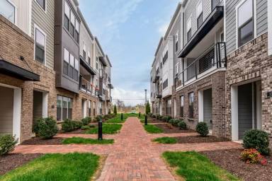 Main picture of 19 Shiplock Row