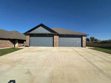 Main picture of 11500 Mackenzie Way