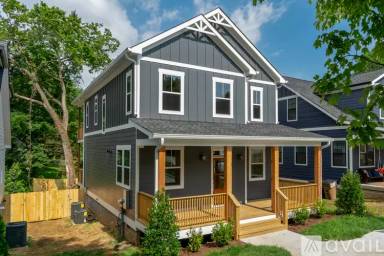 Main picture of 2021 Rosemary Ln