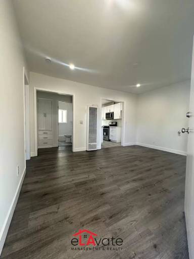 Main picture of 1943 W 39th St