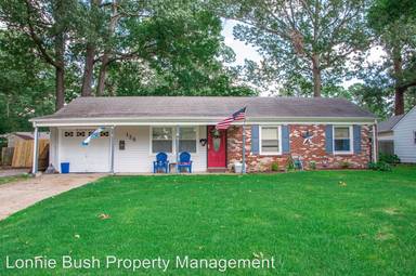 Main picture of 128 Yaqui St