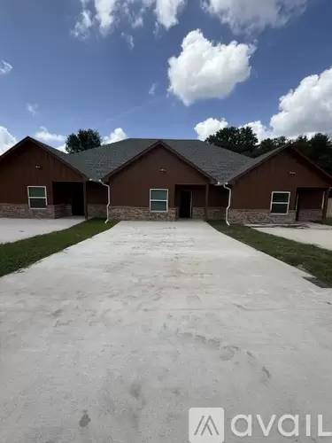 Main picture of 705 County Road 326 E