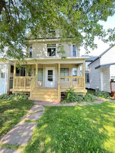 Main picture of 2315 Oakes Ave