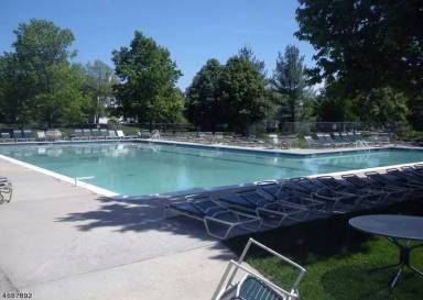 Main picture of 65 Jamestown Rd