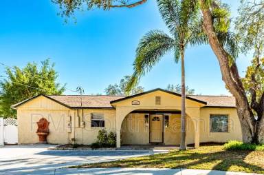Main picture of 3402 W Van Buren Dr