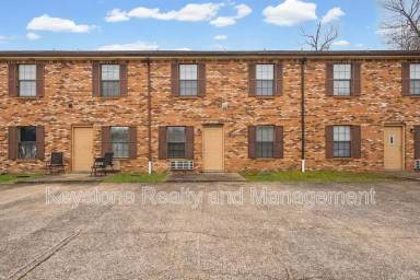 Main picture of 704 Peachers Dr