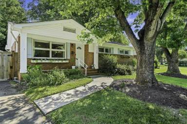 Main picture of 7129 Woodstream Dr