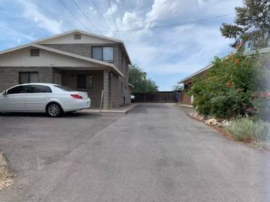 Main picture of 420 E Glenn St