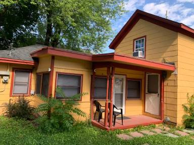 Main picture of 413 Emmet St