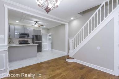 Main picture of 4245 Tackawanna St
