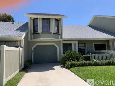 Main picture of 1411 SE Colchester Cir