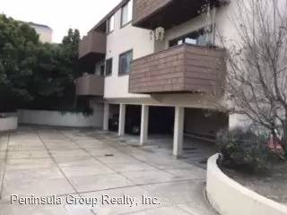 Main picture of 661 W Franklin St