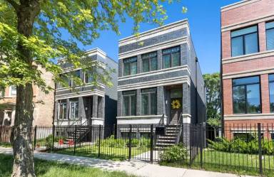 Main picture of 544 E 46th Pl