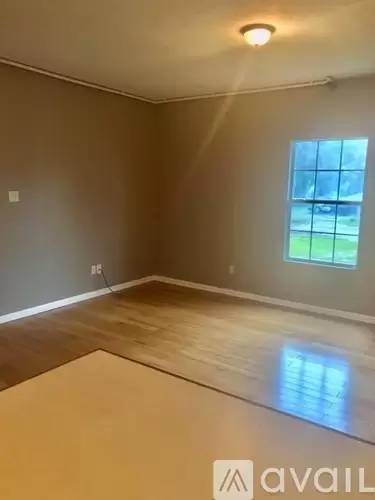 Main picture of 102 Smith St
