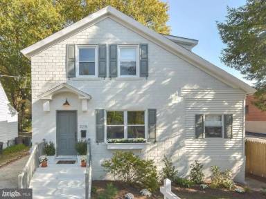 Main picture of 2215 N Albemarle St