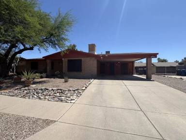 Main picture of 5381 S Pin Oak Dr