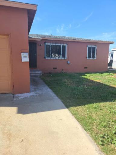 Main picture of 804 S Gregory St
