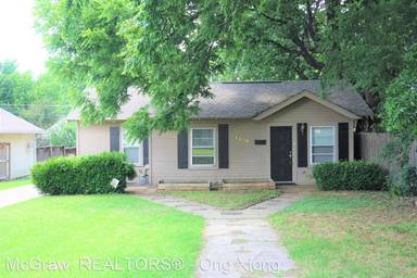 Main picture of 1520 S Columbia Pl