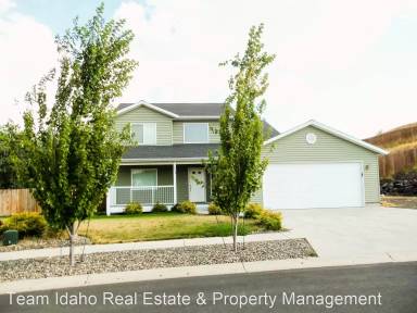 Main picture of 335 Julie Dr